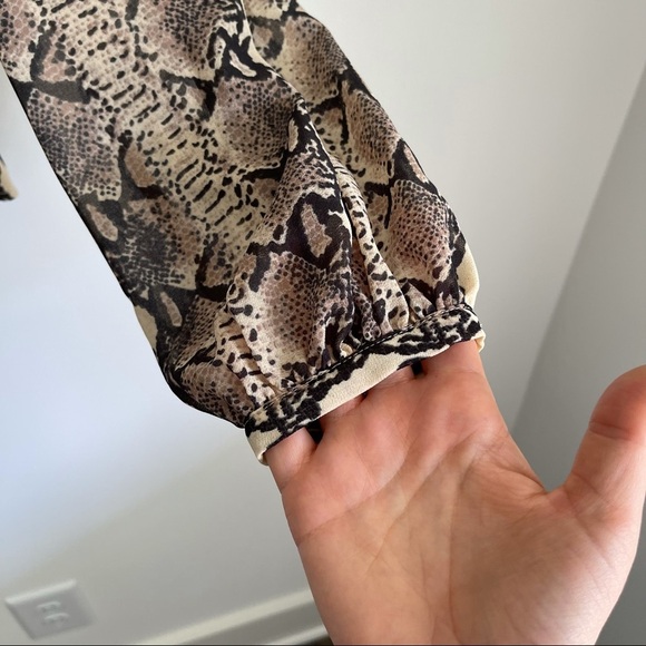 Revolve LPA Pinched Shoulder Snake print long sleeve wrap style blouse M - Picture 7 of 10